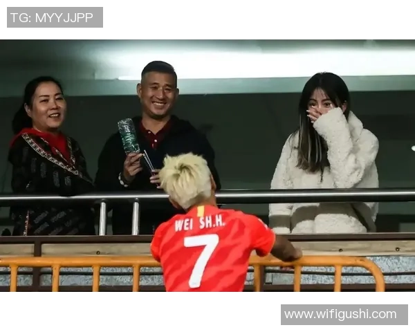 足球明星为何青睐模特作为伴侣揭秘背后的爱情与事业交织故事 足球明星为何青睐模特作为伴侣揭秘背后的爱情与事业交织故事